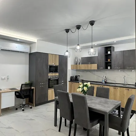 Lotus Breeze * San Pawl il-Baħar